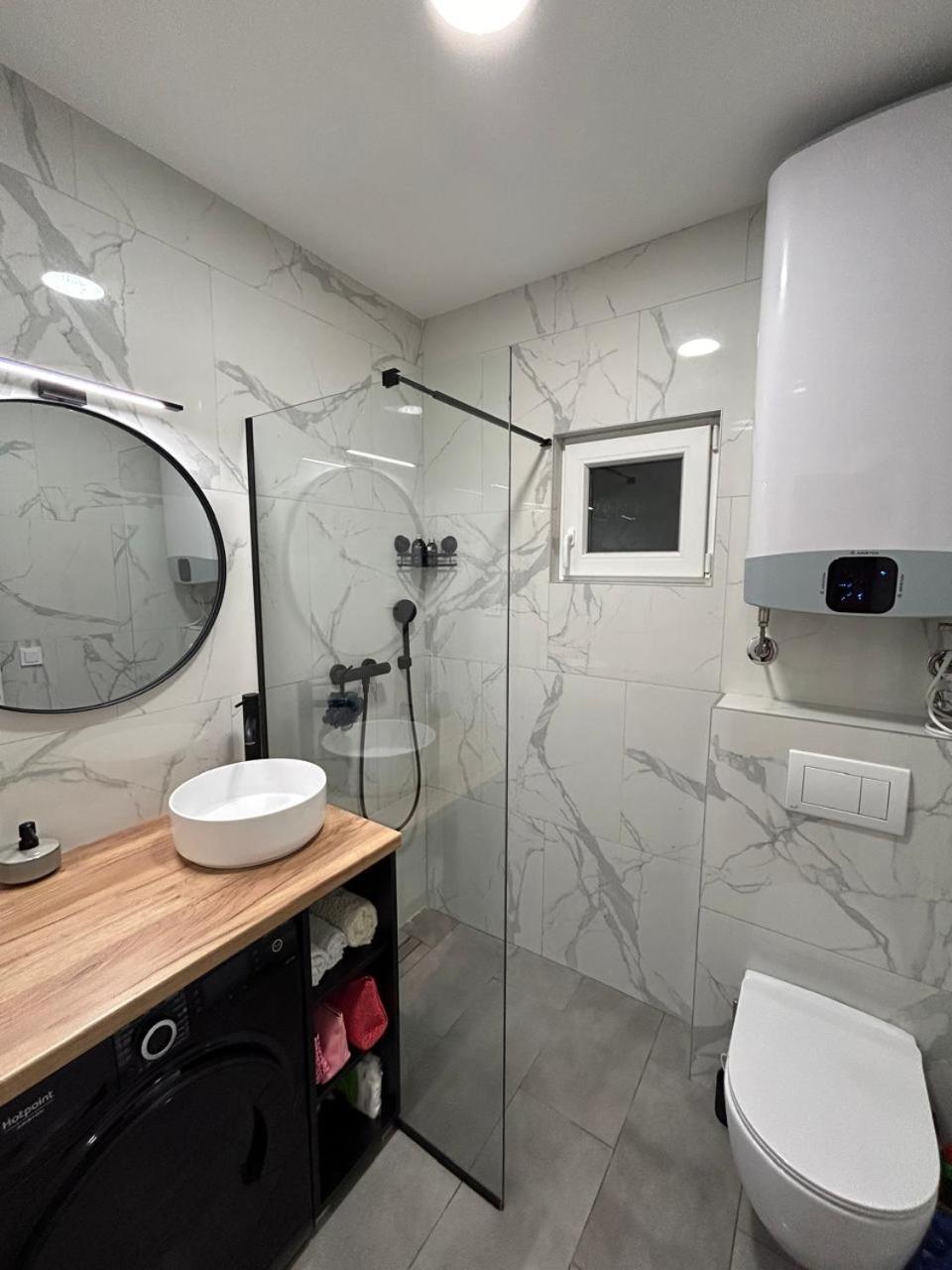 Apartment Tak